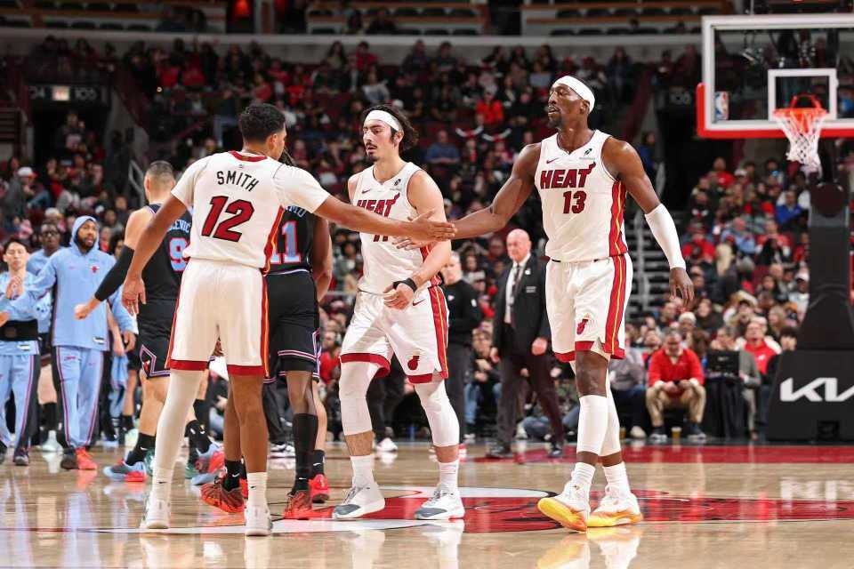 亿万28-吉迪轮休公牛丢绝平三分惜败热火 热巴20+12鲍威尔21分